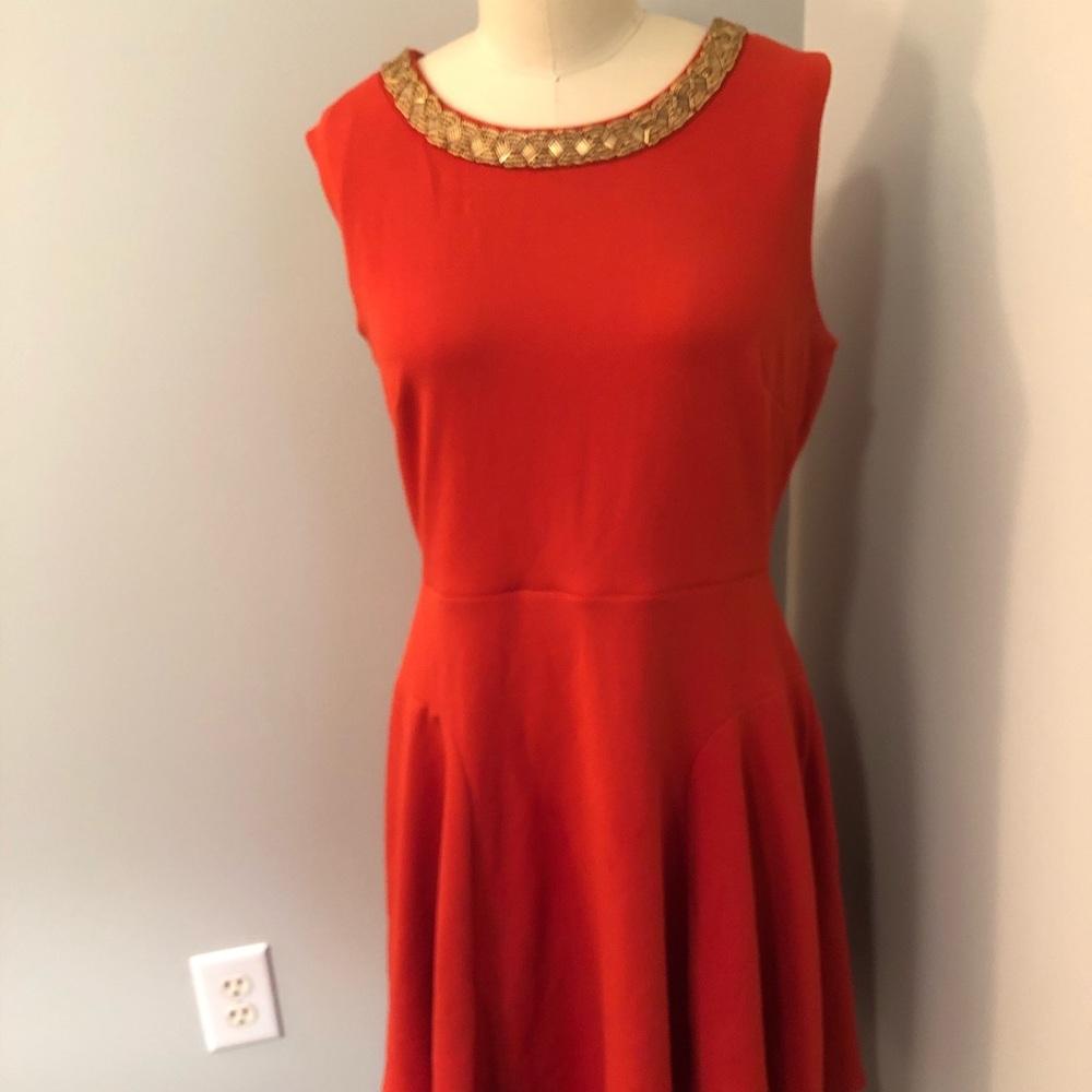 Sandra Darren Knee Length Dress